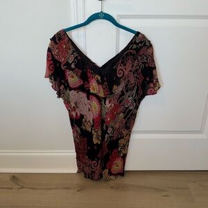 Like new, beautiful red and black blouse.